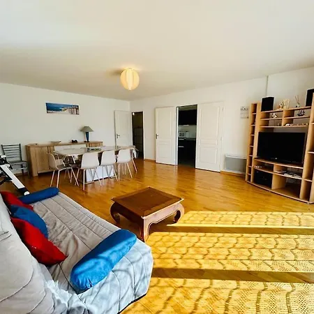 T3/4-6pers/5'piedplage/centreville/parking/wifi דירה *